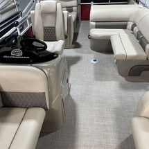 Sun Tracker Party Barge 22 DLX