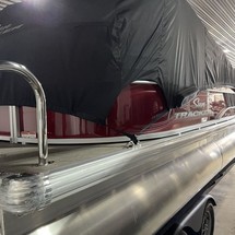 Sun Tracker Party Barge 22 DLX