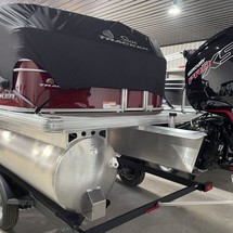 Sun Tracker Party Barge 22 DLX