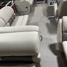 Sun Tracker Party Barge 22 DLX