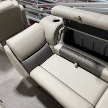 Sun Tracker Party Barge 22 DLX