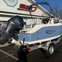 Robalo r180
