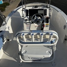 Robalo r180