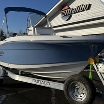 Robalo r180