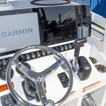 Sea Ray hunt ultra 211