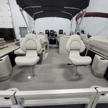 Sunchaser Boats Oasis 18 Fish