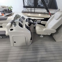 Sunchaser Boats Geneva Cruise 22 LR DH