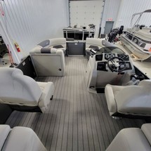 Sunchaser Boats Geneva Cruise 22 LR DH