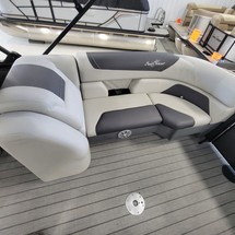 Sunchaser Boats Geneva Cruise 22 LR DH