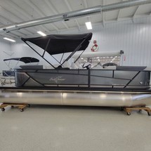 Sunchaser Boats Geneva Cruise 22 LR DH
