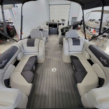 Sunchaser Boats Geneva Cruise 22 LR DH
