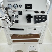 Nauticstar 2302 legacy