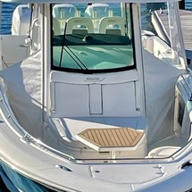 Boston Whaler 350 Outrage