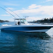 Boston Whaler 350 Outrage