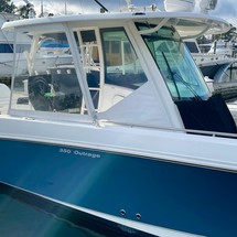 Boston Whaler 350 Outrage