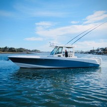 Boston Whaler 350 Outrage