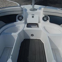 Hurricane 2200 sundeck