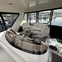 Sea ray 480 sedan bridge