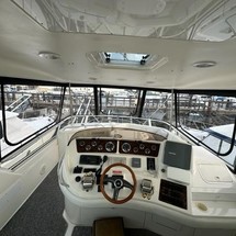 Sea ray 480 sedan bridge