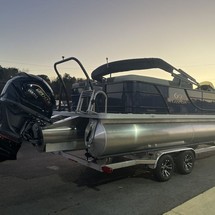 60 x 16 tri-toon passenger vessel