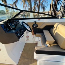 Sea Ray 270 SDX OB