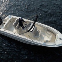 Boston Whaler 230 Outrage