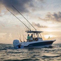 Boston Whaler 230 Outrage