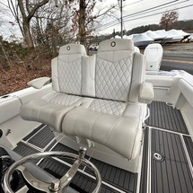 Fountain 38 center console te