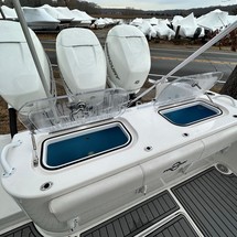 Fountain 38 center console te