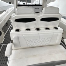 Fountain 38 center console te