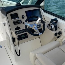 Boston Whaler 270 Vantage
