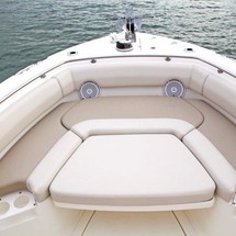 Boston Whaler 230 Outrage