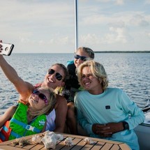 Boston Whaler 230 Outrage