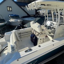 Boston Whaler 230 Outrage
