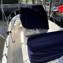 Boston Whaler 210 Dauntless
