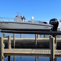 Boston Whaler 210 Dauntless