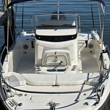 Boston Whaler 210 Dauntless