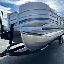 Premier Pontoons Grand Entertainer