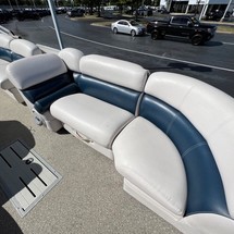 Premier Pontoons Grand Entertainer
