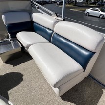 Premier Pontoons Grand Entertainer