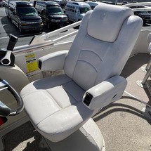 Premier Pontoons Grand Entertainer