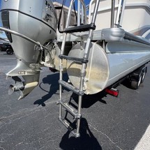 Premier Pontoons Grand Entertainer