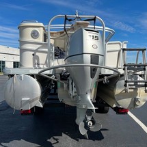 Premier Pontoons Grand Entertainer
