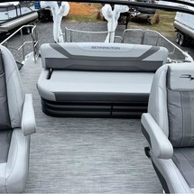 Bennington 24 sbrx