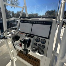Ranger boats 2400 bay