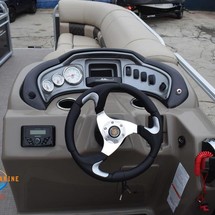 Sun Tracker Party Barge 20 DLX
