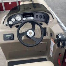 Sun Tracker Party Barge 18 DLX