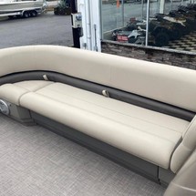 Sun Tracker Party Barge 18 DLX