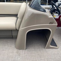 Sun Tracker Party Barge 18 DLX