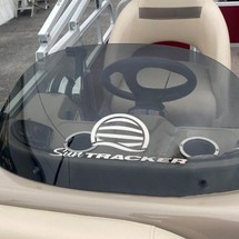 Sun Tracker Party Barge 18 DLX